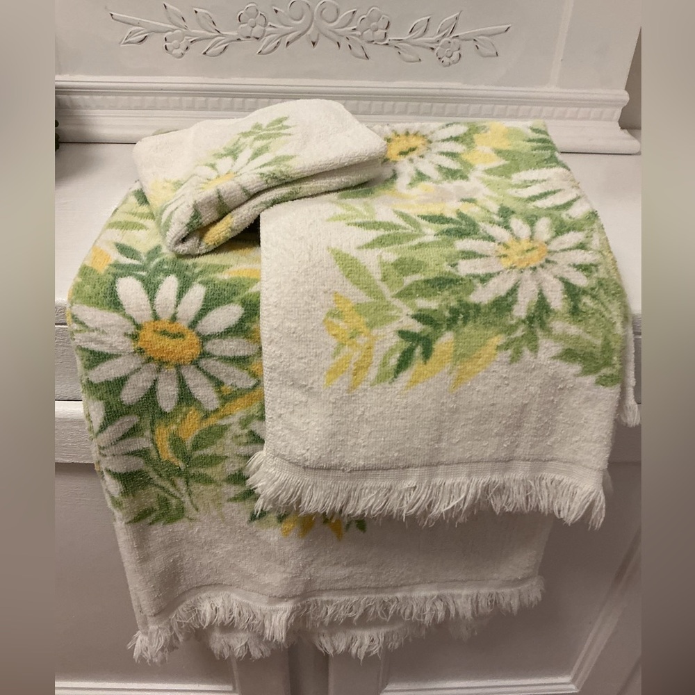 Vintage Set of Springmaid Bath Towels Each measure - Picture 12 of 14